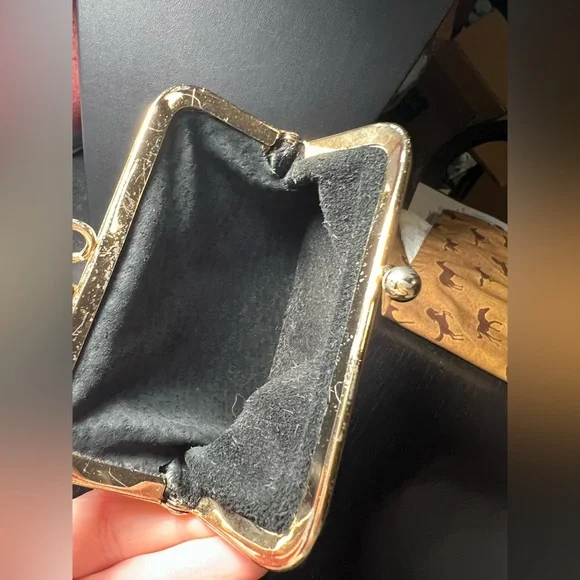 Vintage Genuine Leather Kisslock Clutch - Picture 4 of 7